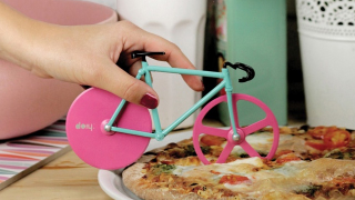 Illustration for article titled Hipsters Can Ride This Tiny Fixie Across Their Next Gluten-Free Pizza